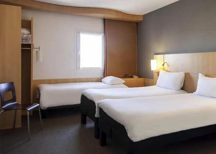 Ibis Old Town 3*
