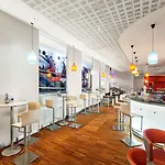 Ibis Old Town 3*