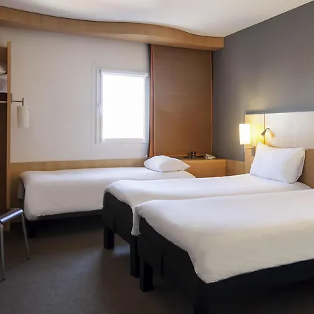 Ibis Old Town 3*