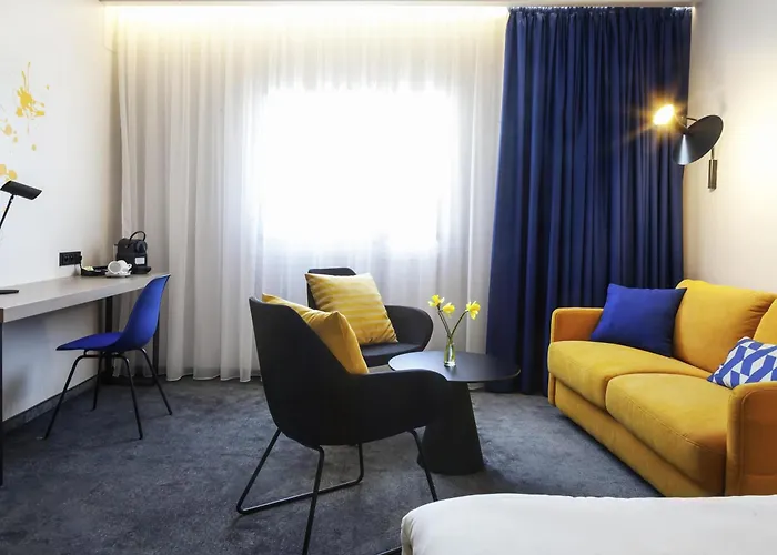Hotel Ibis Old Town 3*