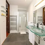 Ibis Old Town 3*