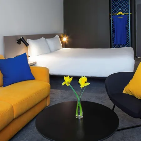 מלון Ibis Old Town 3*