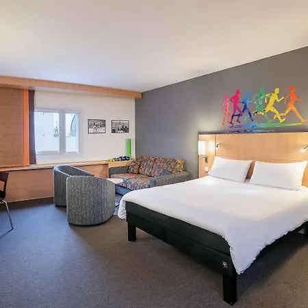 מלון Ibis Old Town 3*