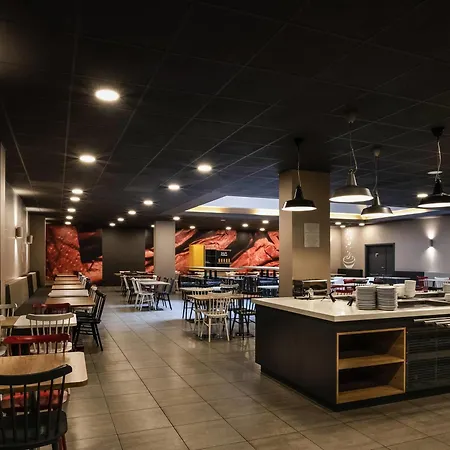 Hotel Ibis Old Town 3*