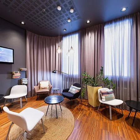 Ibis Old Town 3* פראג
