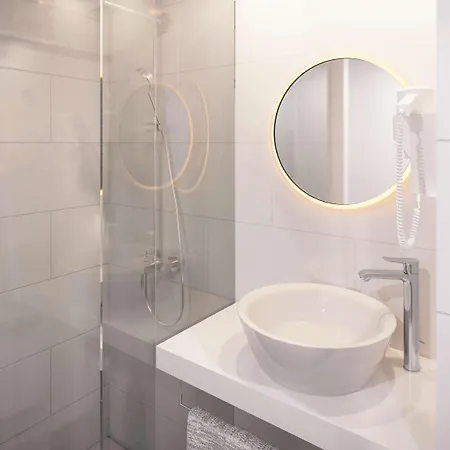 Ibis Old Town מלון 3*