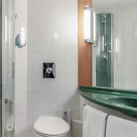 Hotel Ibis Old Town 3*
