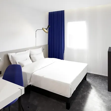 Ibis Old Town Hotel 3*