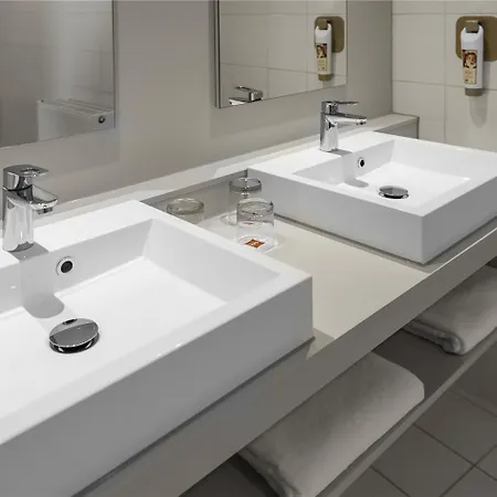 Ibis Old Town Отель
