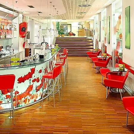 Ibis Old Town 3*
