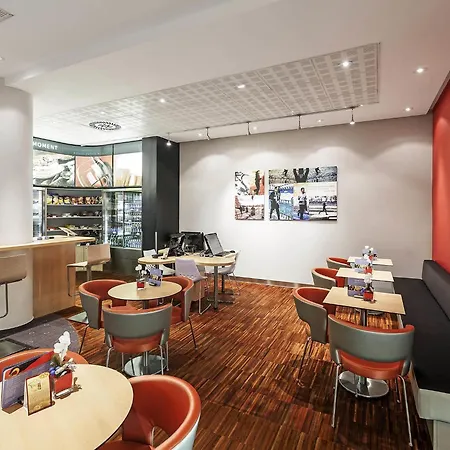 Отель Ibis Old Town 3*