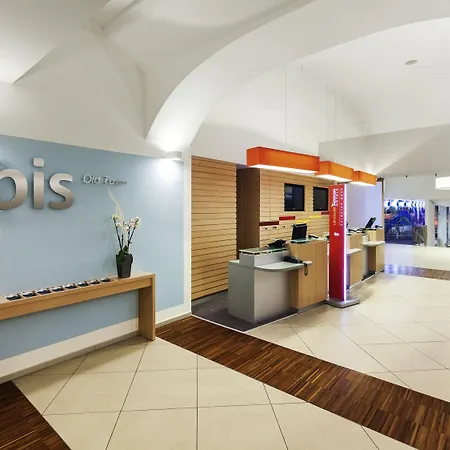 Ibis Old Town 3*