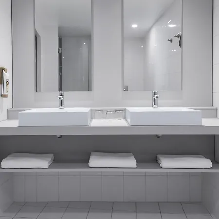 Hotel Ibis Old Town 3*