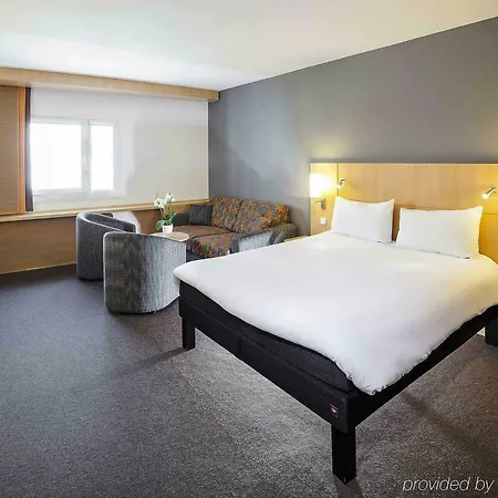 Hotel Ibis Old Town 3*