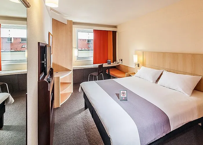 Hotel Ibis Old Town 3*