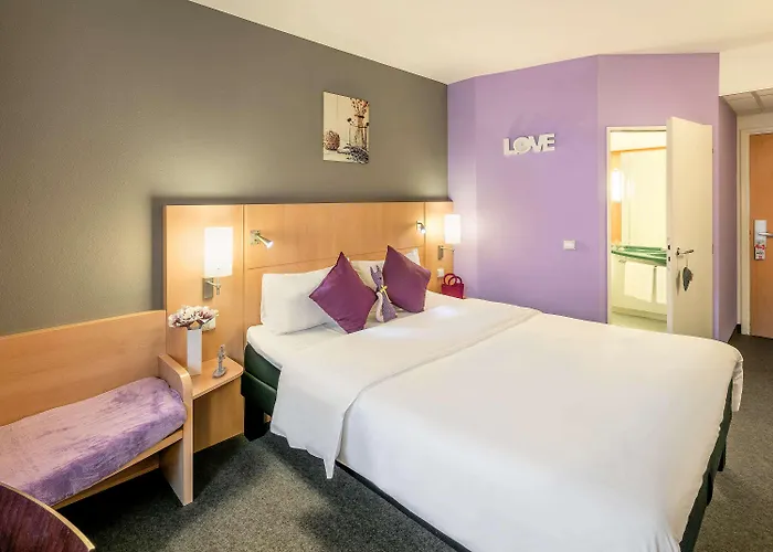 Hotel Ibis Old Town 3*