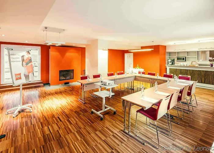 Hotel Ibis Old Town 3*