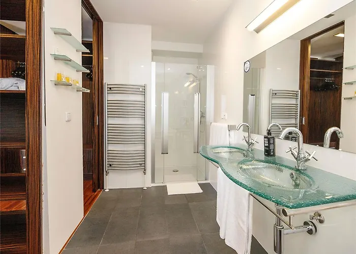 Ibis Old Town 3*